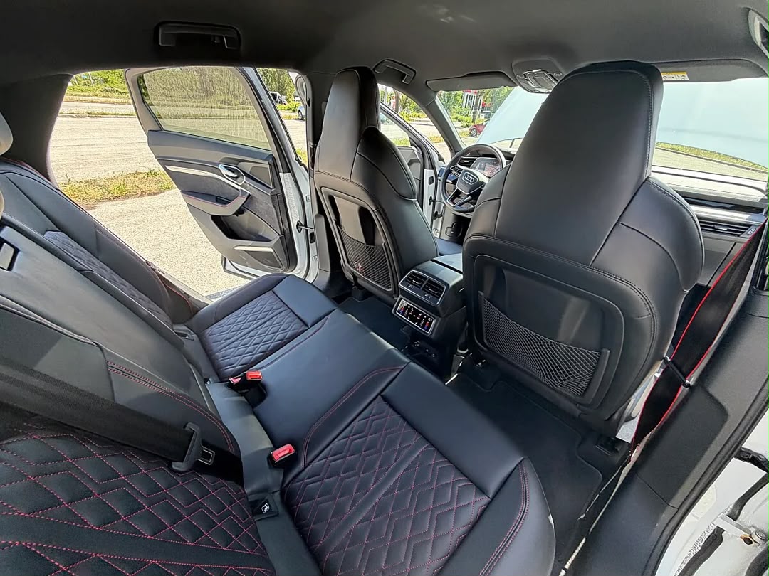 Audi Audi SQ8 Sportback e-tron quattro — photo 20