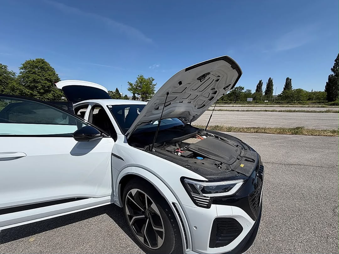 Audi Audi SQ8 Sportback e-tron quattro — photo 18