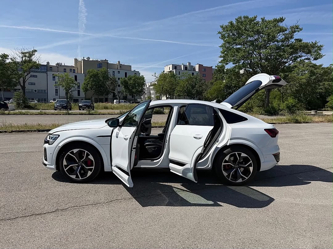 Audi Audi SQ8 Sportback e-tron quattro — photo 3