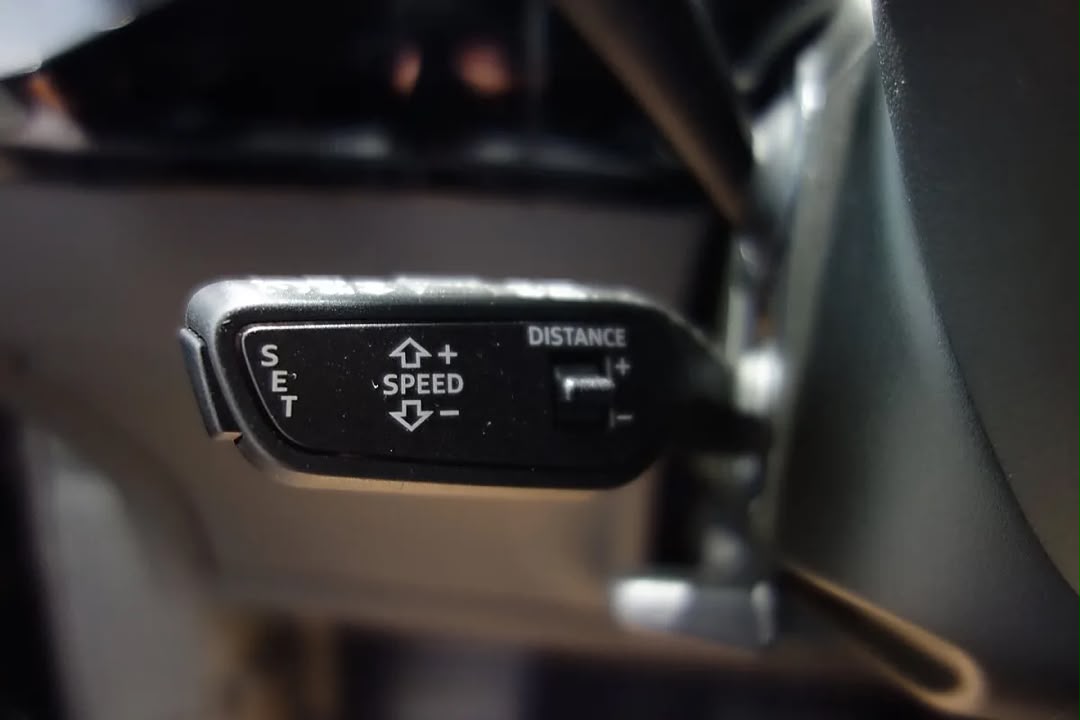 Audi Audi Q8 Sportback 55 e-tron quattro Business — photo 10
