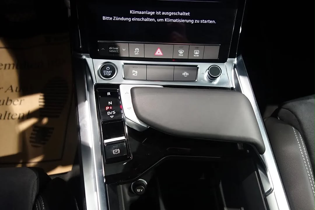 Audi Audi Q8 Sportback 55 e-tron quattro Business — photo 18