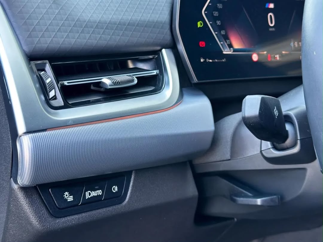 BMW BMW X2 sDrive18d — photo 14