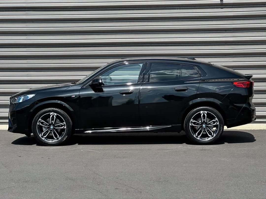 BMW BMW X2 sDrive18d — photo 2