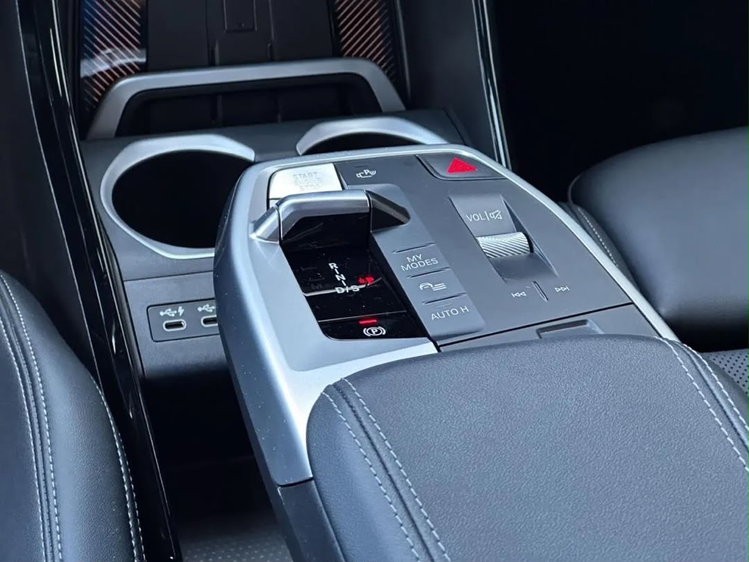 BMW BMW X2 sDrive18d — photo 11
