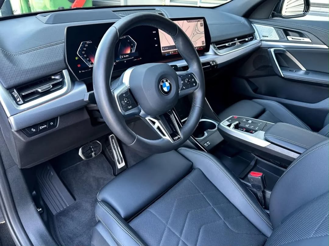 BMW BMW X2 sDrive18d — photo 16