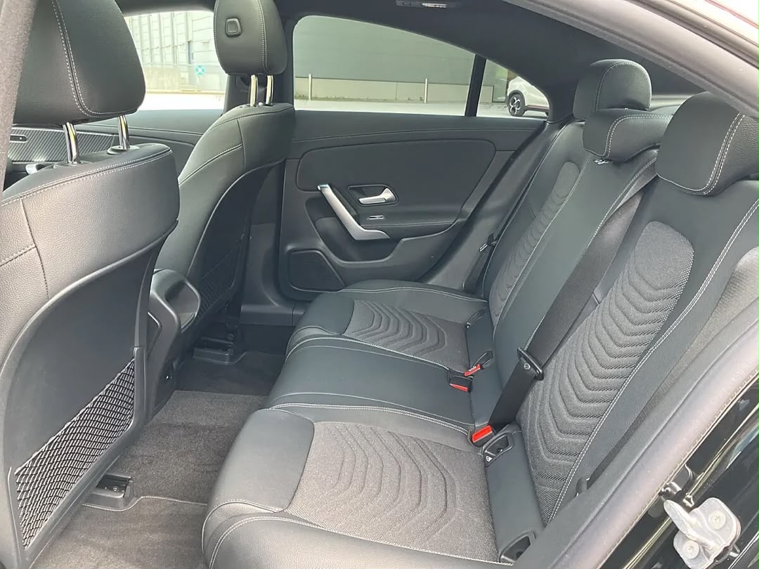 Mercedes-Benz MERCEDES-BENZ CLA 180 — photo 12