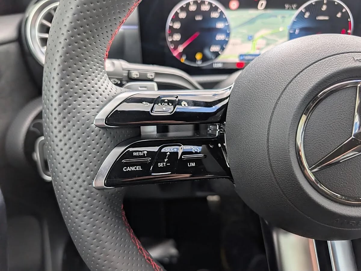 Mercedes-Benz MERCEDES-BENZ CLASSE A 180 D ÖSTERR-EDITION AMG LINE — photo 9