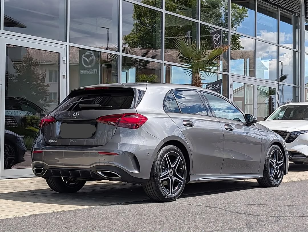 Mercedes-Benz MERCEDES-BENZ CLASSE A 180 D ÖSTERR-EDITION AMG LINE — photo 4