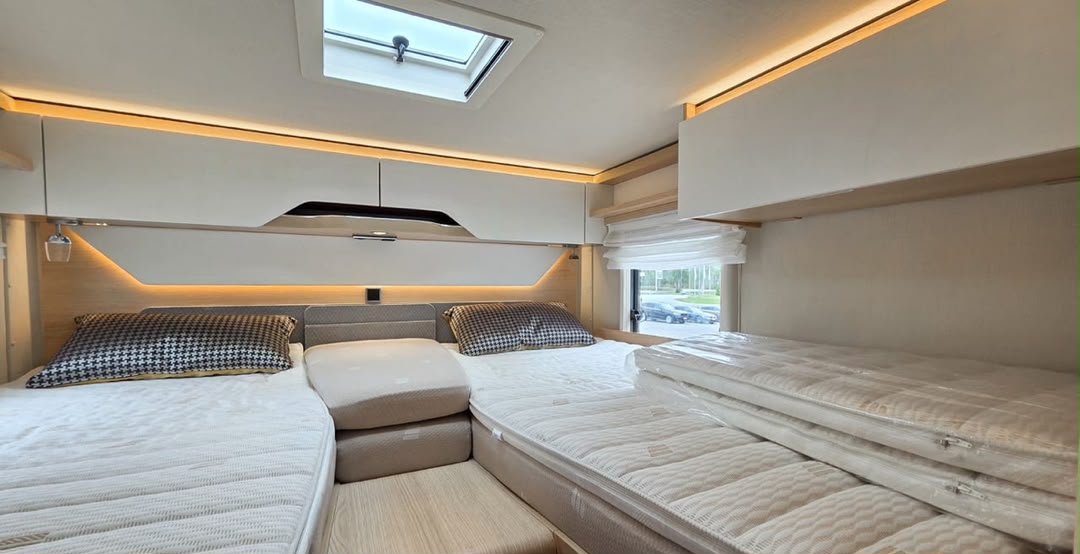 Mercedes-Benz MERCEDES HYMER B680 MC — photo 13