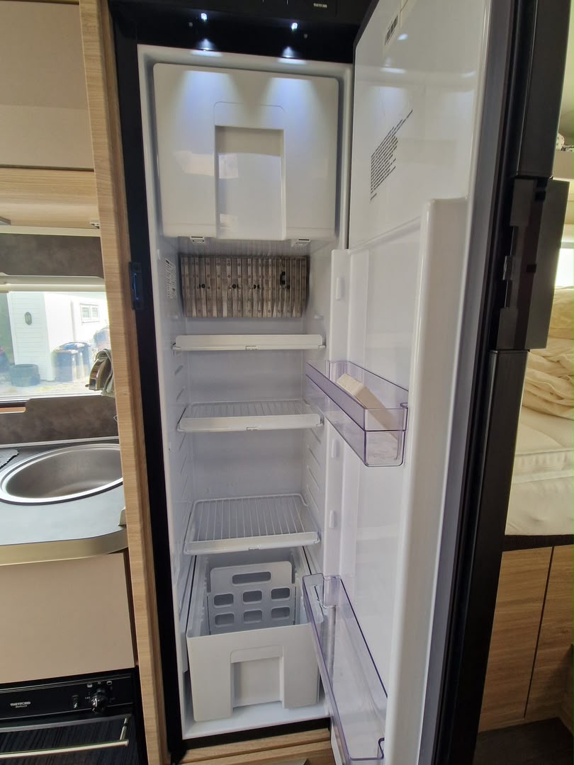 Volkswagen VW CRAFTER Knaus Van TI Plus 650 MEG Platinum Selection – 177 ch • Automatique • 4x4 — photo 15