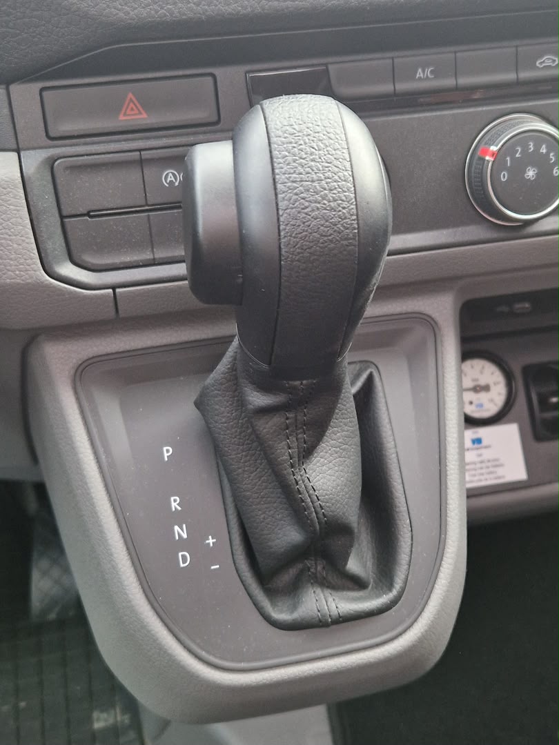 Volkswagen VW CRAFTER Knaus Van TI Plus 650 MEG Platinum Selection – 177 ch • Automatique • 4x4 — photo 8