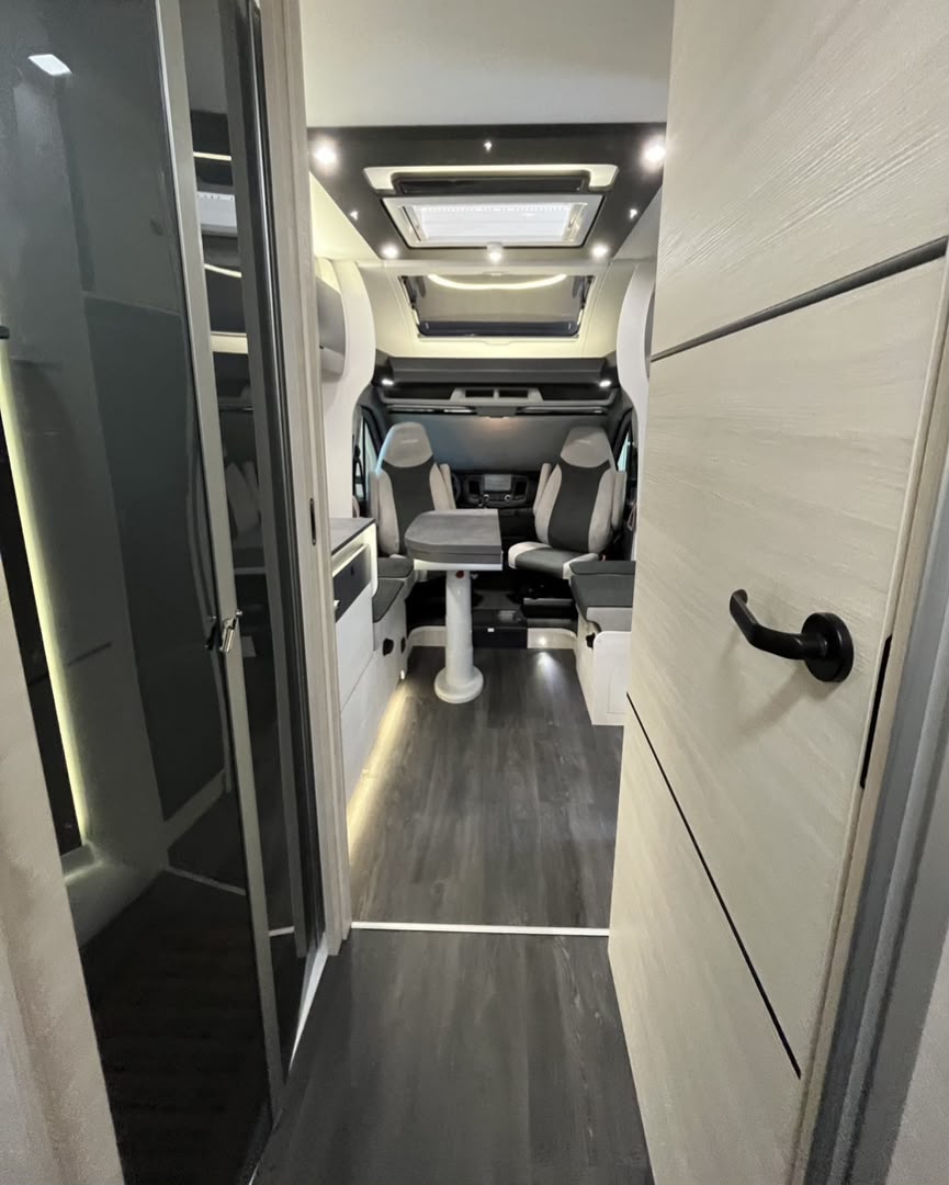 FORD FORD Challenger 377 Graphite Ultimate — photo 10
