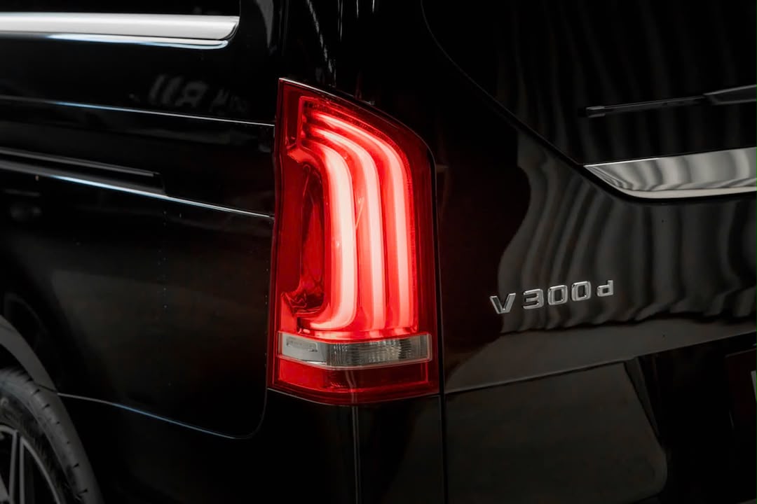 Mercedes-Benz Mercedes-Benz V-Klasse 300d 4MATIC Exclusive — photo 12