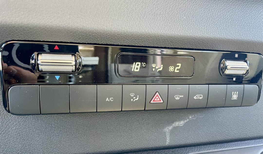 Mercedes-Benz Mercedes-Benz – Camping-car Intégral – Bürstner Elegance 920 — photo 18