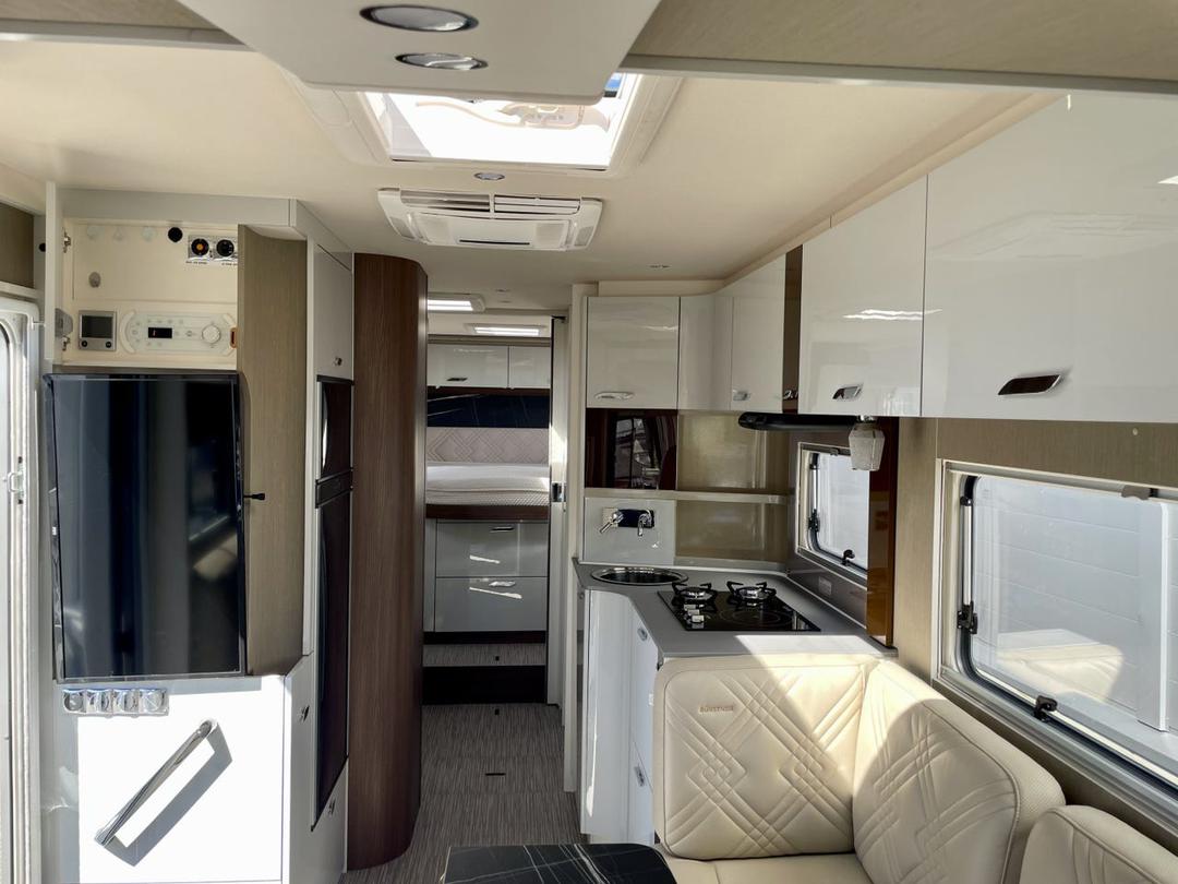 Mercedes-Benz Mercedes-Benz – Camping-car Intégral – Bürstner Elegance 920 — photo 16