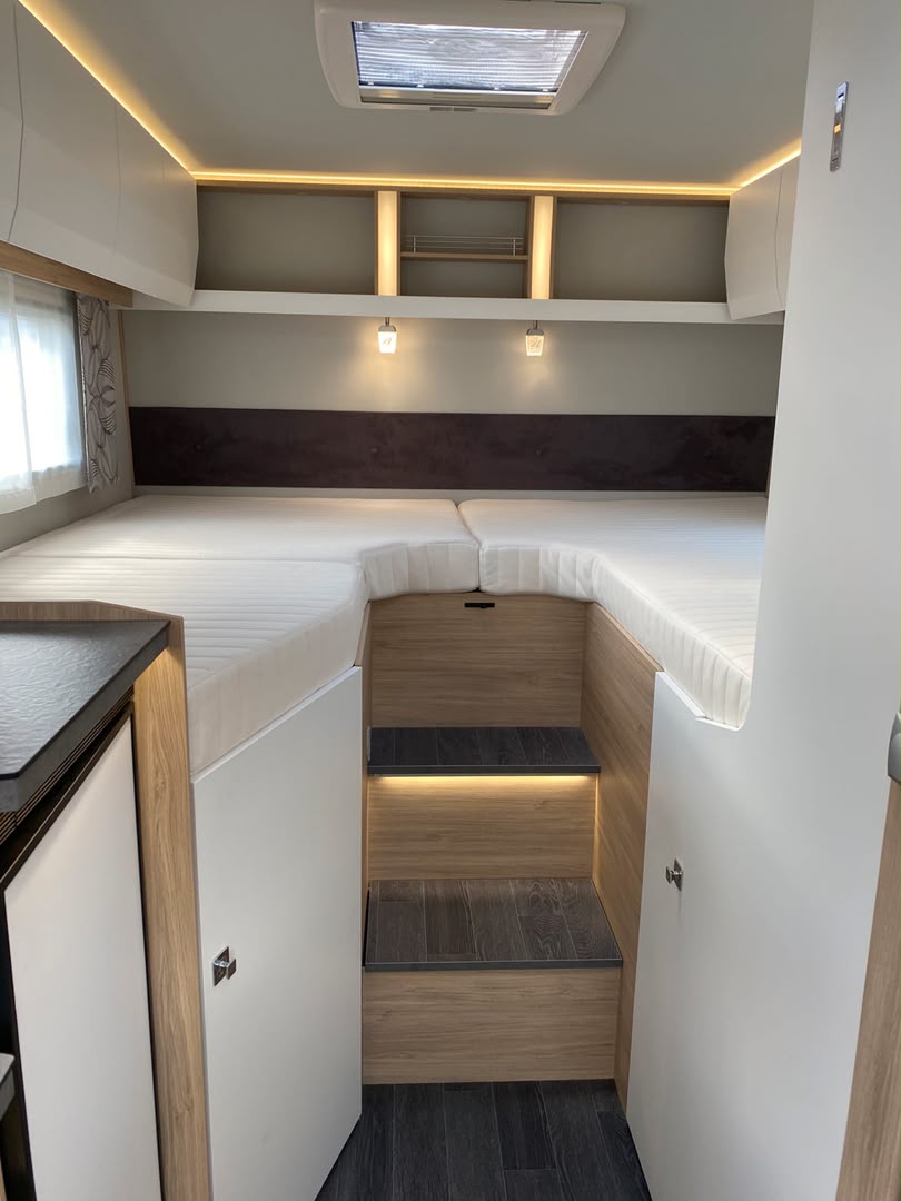 Mercedes-Benz MERCEDES-BENZ SPRINTER – Profilé (Delintegrert) – Frankia MT-Sonder Black Line 7 GDK NEO 2023 — photo 7
