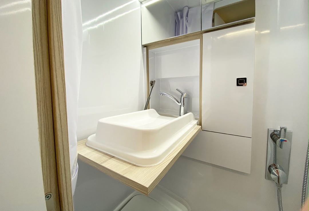 MAN – Fourgon aménagé (Bybobil) – KABE Affinity Three — photo 13