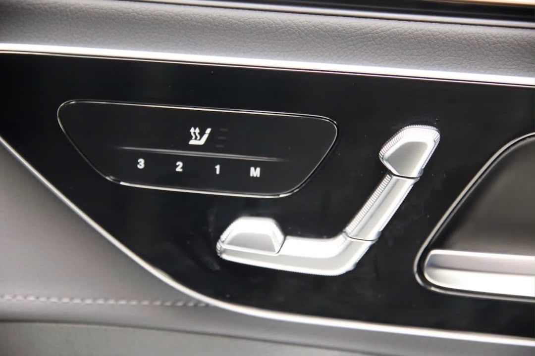Mercedes-Benz Mercedes-Benz EQE300 Panorama — photo 16