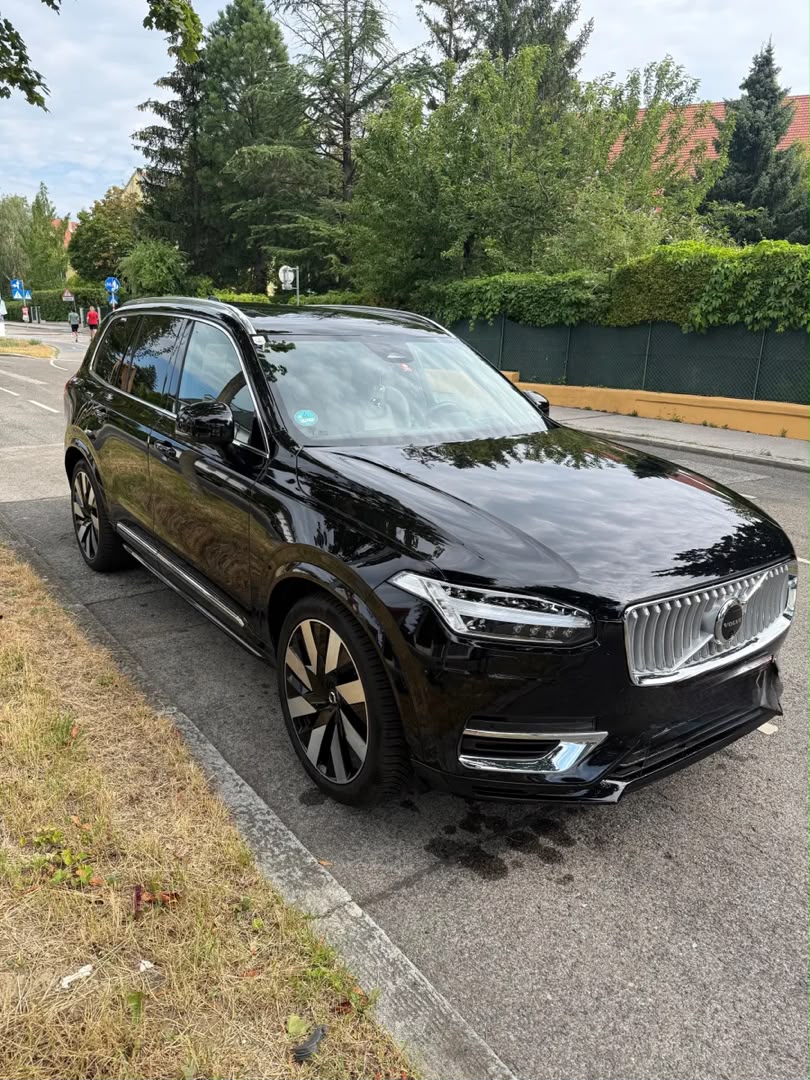 VOLVO Volvo XC90 T8 AWD Ultimate Bright B&W Luftfahrwerk — photo 11