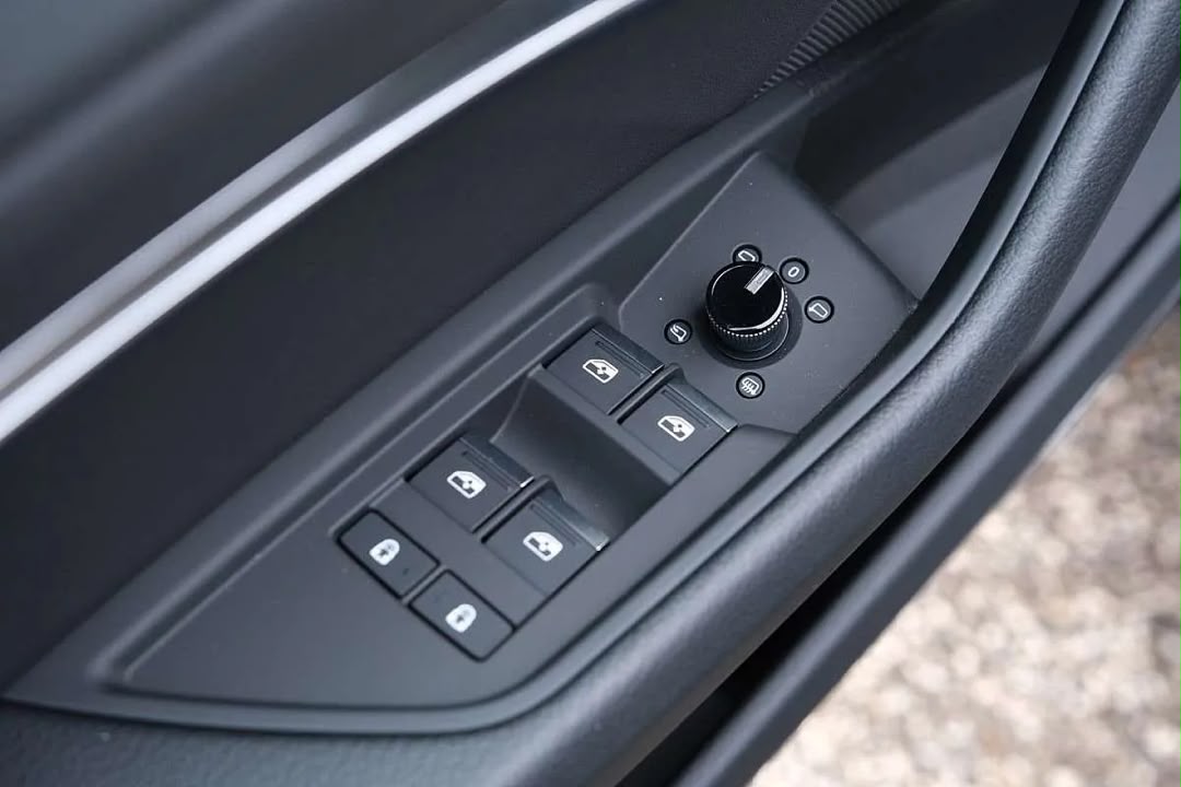 Audi Audi Q8 Sportback 55 e-tron quattro Business — photo 12