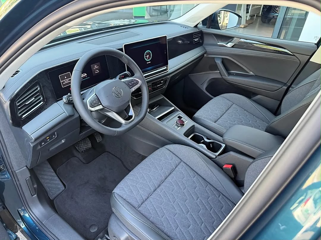 Volkswagen Volkswagen Tiguan Friends eHybrid DSG — photo 8