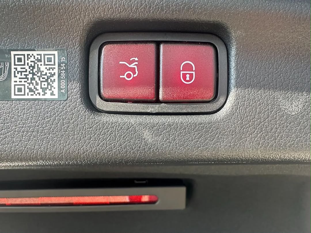 Mercedes-Benz Mercedes-Benz C 300 de 4MATIC EQ Hybrid — photo 11