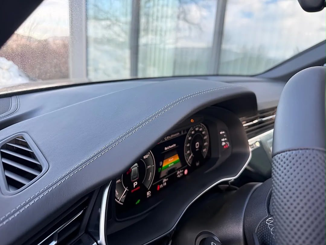 Audi Audi Q8 55 TFSI e PHEV quattro — photo 11