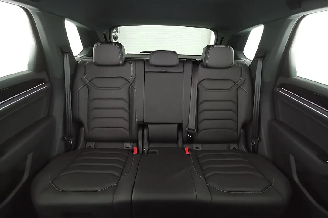 Volkswagen VW Touareg 3.0 V6 R-Line 4Motion — photo 12