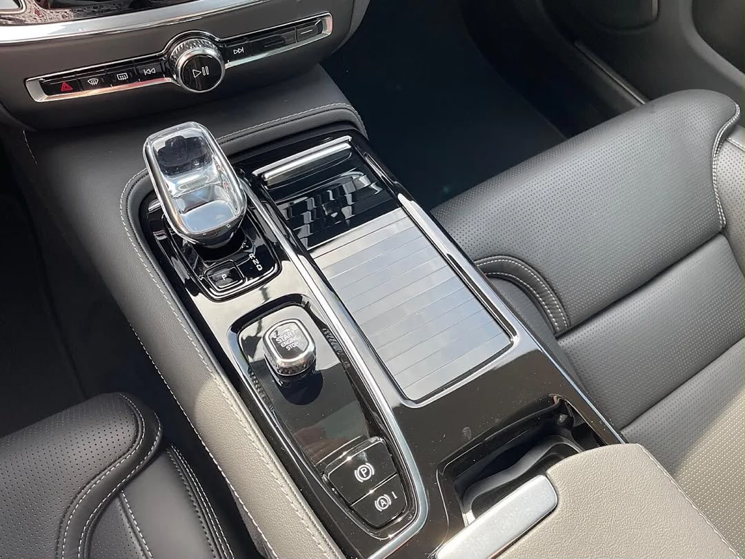 VOLVO Volvo V60 T8 AWD PHEV Plus Dark 4 Life — photo 8
