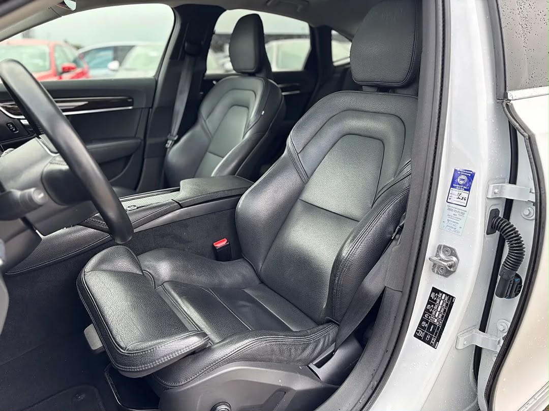 VOLVO Volvo S90 D5 Momentum Pro AWD — photo 12