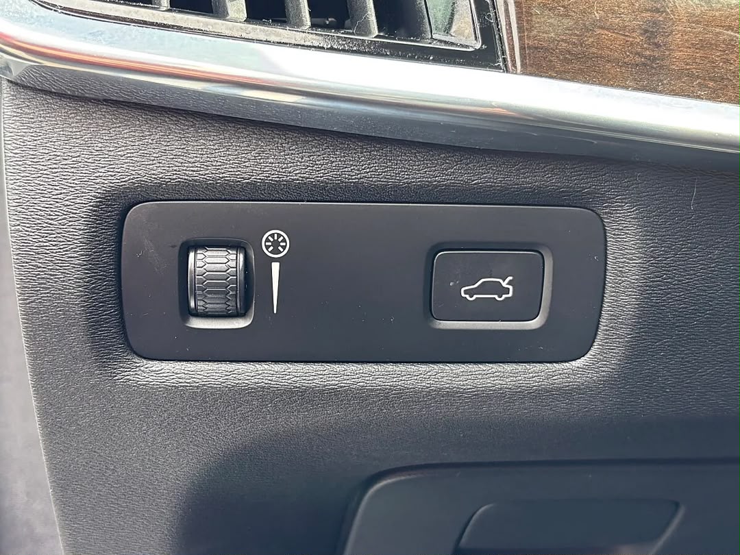 VOLVO Volvo S90 D5 Momentum Pro AWD — photo 14