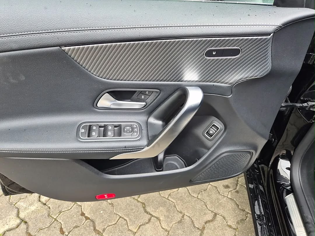 Mercedes-Benz Mercedes-Benz CLA 180 d Shooting Brake Österreich-Edition Progressive — photo 12